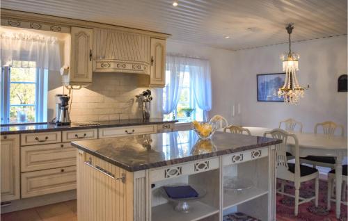 주방, Stunning Home In Ystad With Sauna in 스카르뷔