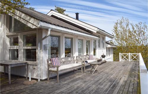 Three-Bedroom Holiday Home In Tvedestrand