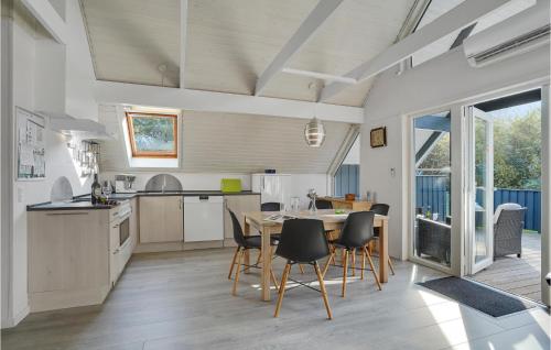 Kitchen, Cozy Home In Rømø With Sauna in Toftum