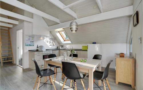 Kitchen, Cozy Home In Rømø With Sauna in Toftum