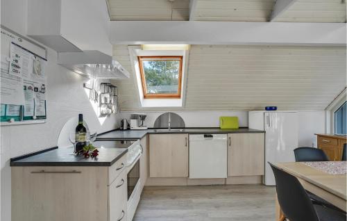 Kitchen, Cozy Home In Rømø With Sauna in Toftum