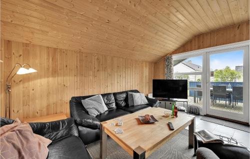 3 Bedroom Amazing Home In Tarm in Skaven