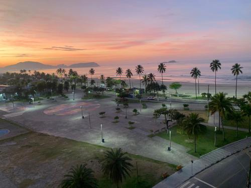 View, Joia da Enseada, com servicos de praia, de frente para o mar, 50 mts da praia,3 quartos e varandas c near Vila Da Bica