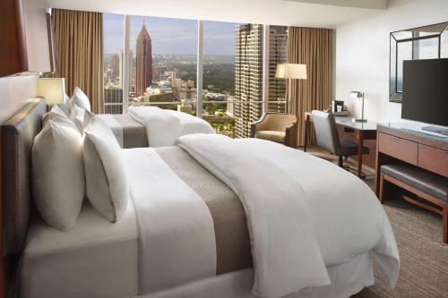 Guest room, 2 Queen, Limited view, Mid floor room in The Westin Peachtree Plaza Atlanta