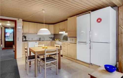 Kitchen, Holiday Home Leopardvej Tarm V in Skaven