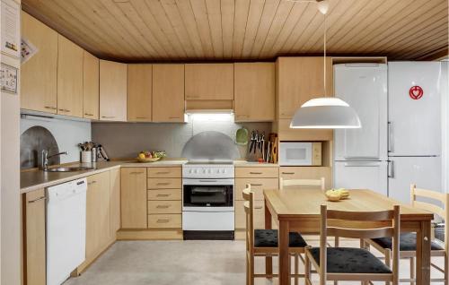 Kitchen, Holiday Home Leopardvej Tarm V in Skaven