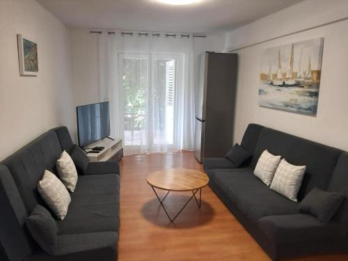 Apartments with parking space Supetar Brac - 23372 - image 4