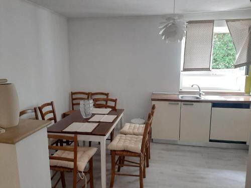 Apartments with parking space Supetar Brac - 23372 - image 2