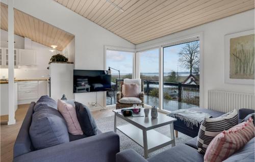 Stunning Home In Randers Nø With Wifi in Uggelhuse