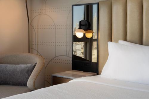 King Room with City View image 5