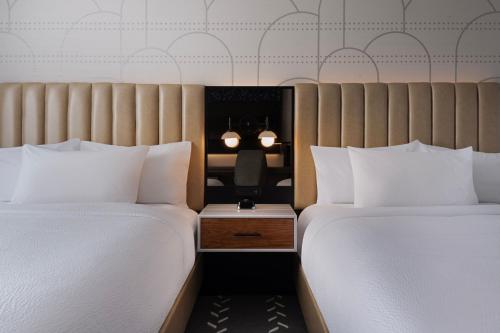 Courtyard by Marriott New York Manhattan / Soho - image 9
