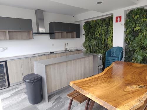 Balcony/terrace, Hermoso Shanti House en Vista Hermosa 2 Edificio SQ in Zone 15