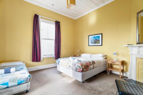 room detail thumbnail 0