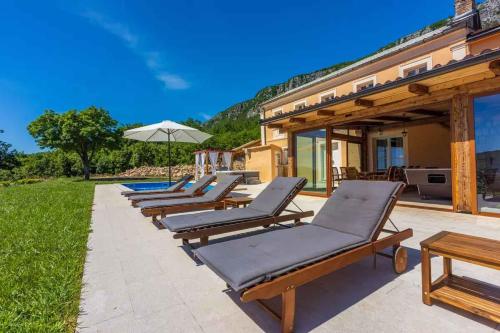 泳池, Holiday home in Bribir 39113 in 巴里比