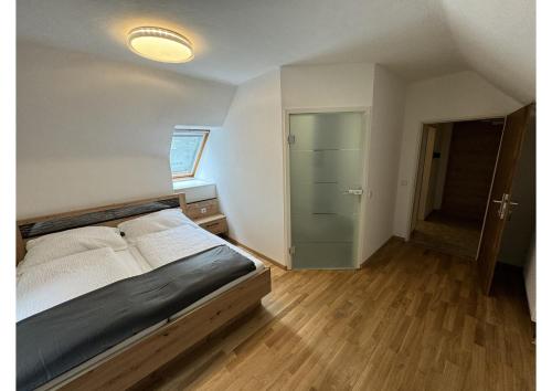 1 queen bed, 1 bunk bed