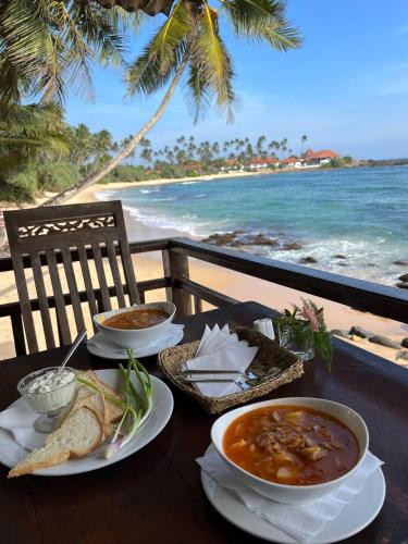 Coconut Palm beach restaurant and rooms - image 3