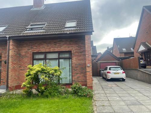 Nature City Blend Cozy 4 BR gîte à louer Finaghy