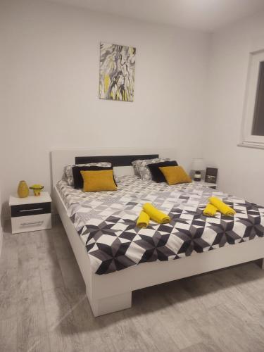 Two-Bedroom House image 9