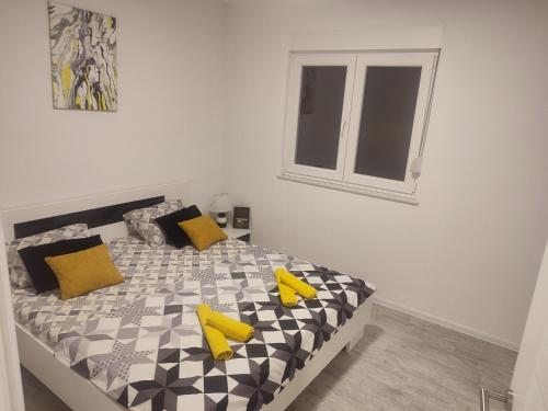 Two-Bedroom House image 7