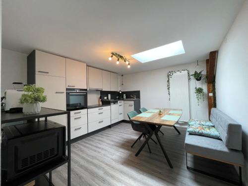 廚房, Zuarin Seeblick - Ganzes Apartment direkt am Schlossgarten von Schwerin mit Dschungelfeeling in 奧斯多夫