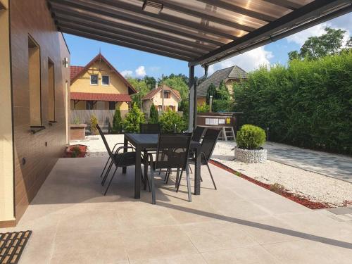 ระเบียง/ชานเรือน, H&H Apartments Poroszló (H&H Apartments Poroszlo) in โปรอสซโล่