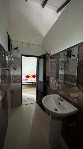 Gagana Villa in Halloluwa