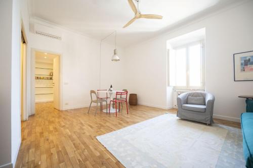 Bright and Lovely Apartment in San Lorenzo, Roma (foto 2)