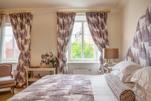 Junior Suite with Spa Access image 9