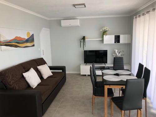 ห้องส่วนกลางสำหรับนั่งเล่น/ดูทีวี, Casa da Baía da Feteira (Casa da Baia da Feteira) in เฟเตรา