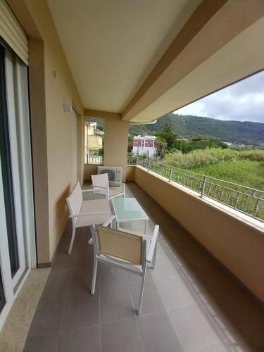 2 bedrooms, 4 beds
