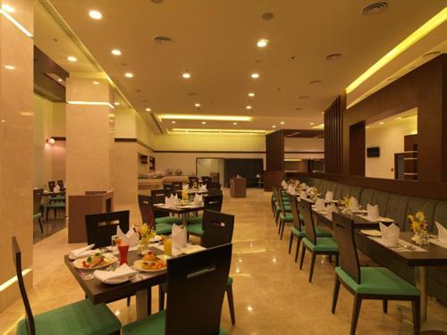 Restaurace, Royal Orchid Central Shimoga in Shimoga