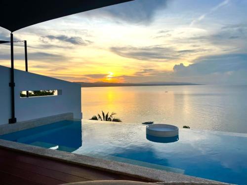 King Suite with Private Pool image 10