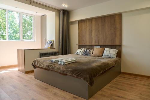 Studio Apartment with King Bed