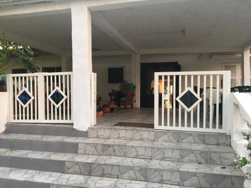 Instalações, Farida Lodge in Moroni