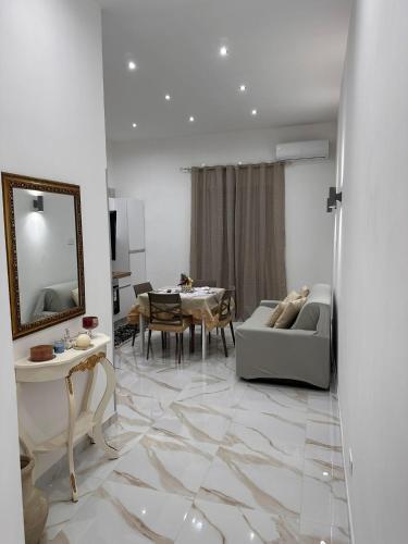 Vincent House, Naples (photo 9)