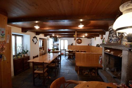 設施, 達勒米尼亞酒店 (Da Erminia) in 維爾達比奧