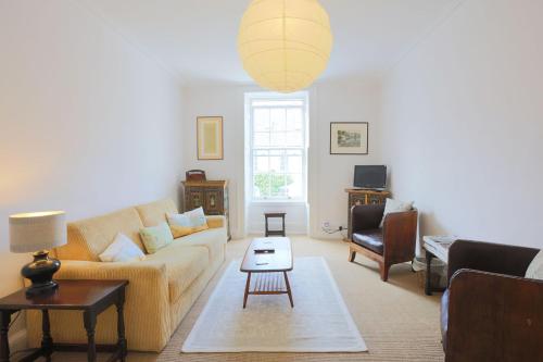 57 High Street - image 6