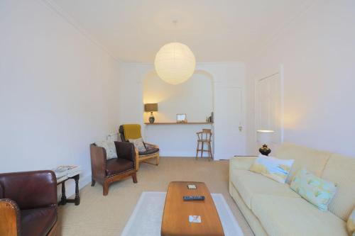 57 High Street - image 4