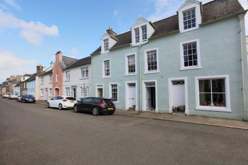 57 High Street - image 10