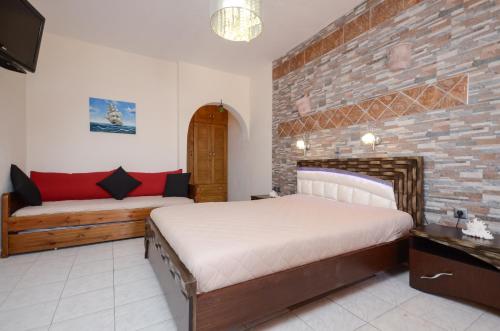Orama Apartments - image 5