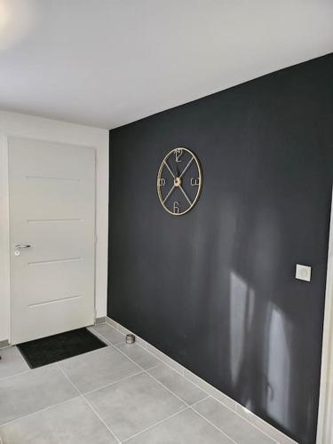 Charmante maison avec parc boisé (Charmante maison avec parc boise) in Cerans Foulletourte