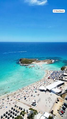 NISSI BEACH AYIA NAPA Pool View Apartment Large Terrace 450m from Nissi Beach - image 5