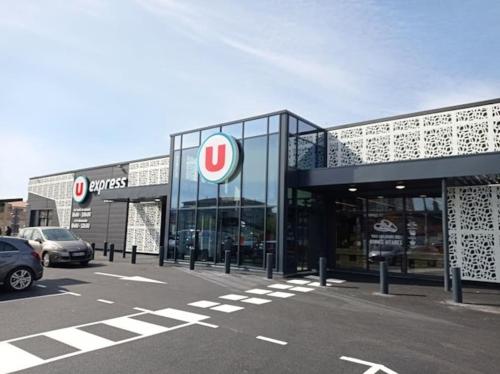 Shops, Le Grand RepublicainT2 in Le Peage De Roussillon