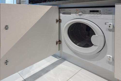 Near Dubai Mall I City centre I Amazing amenities, Dubai (photo 3)