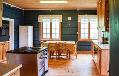 Kitchen, 10 Bedroom Lovely Home In Østre Gausdal in Svingvoll