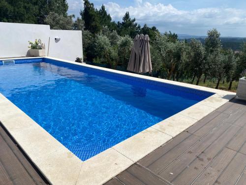 สระว่ายน้ำ, Casa do Vale Vintém (Casa do Vale Vintem) in คอนเด็กซา อา โนวา