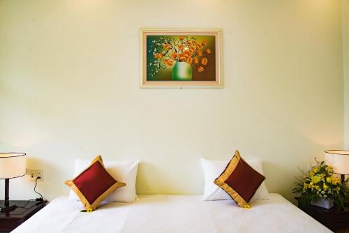 King Room with Balcony image 8