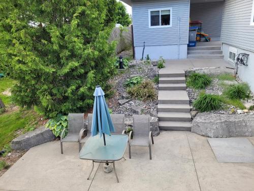 Tranquil Bay Lodge, 3 min walk to sand beach in Lambton Shores (ON)