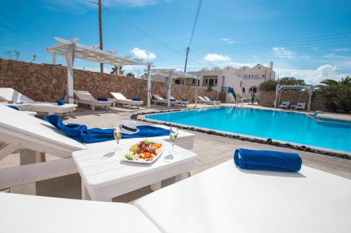 Odysseas Hotel in Perivolos