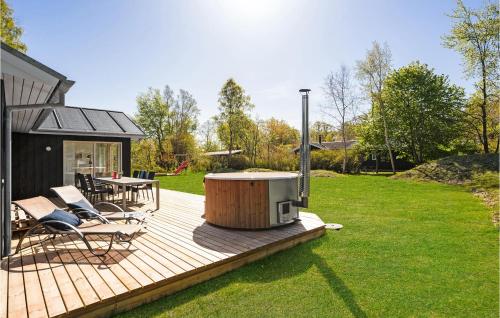 حديقة, 6 Bedroom Nice Home In Glesborg in Glesborg
